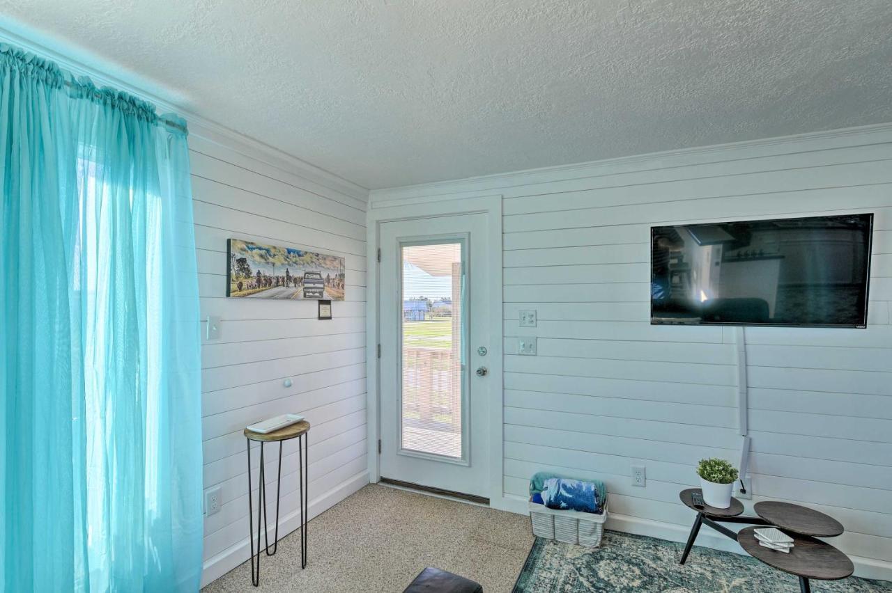 Open-Concept Cottage Less Than 1 Mi To Beach! Surfside Beach Bagian luar foto