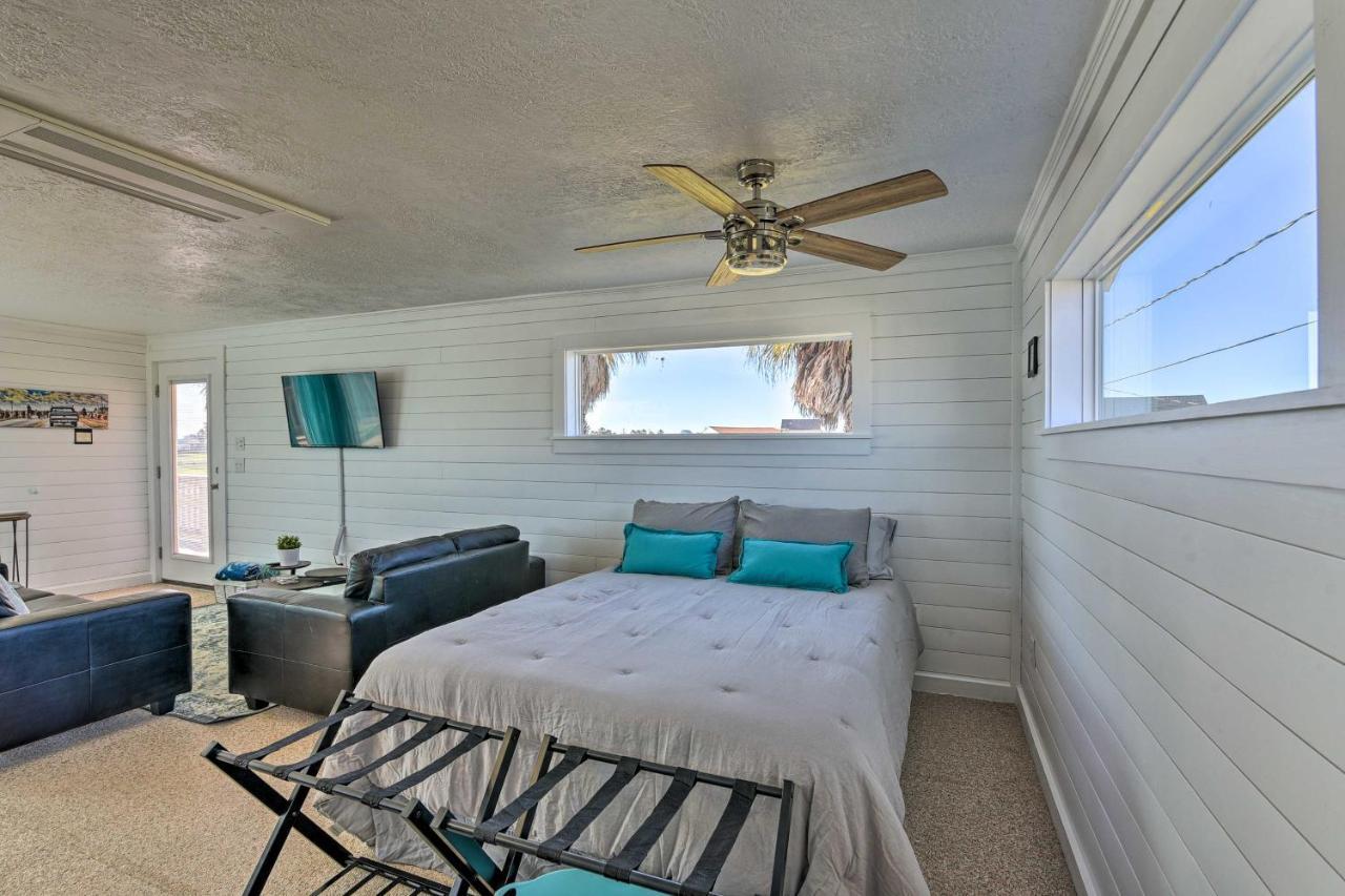 Open-Concept Cottage Less Than 1 Mi To Beach! Surfside Beach Bagian luar foto